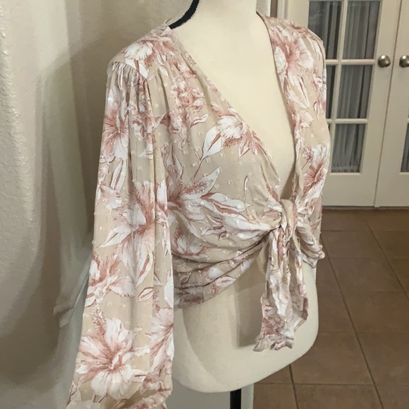 Timing tan floral with metallic top/blouse - Picture 11 of 17